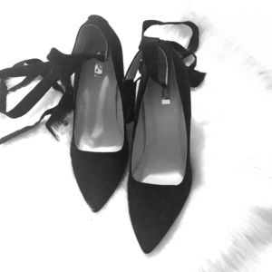 Tie up peep toe heel